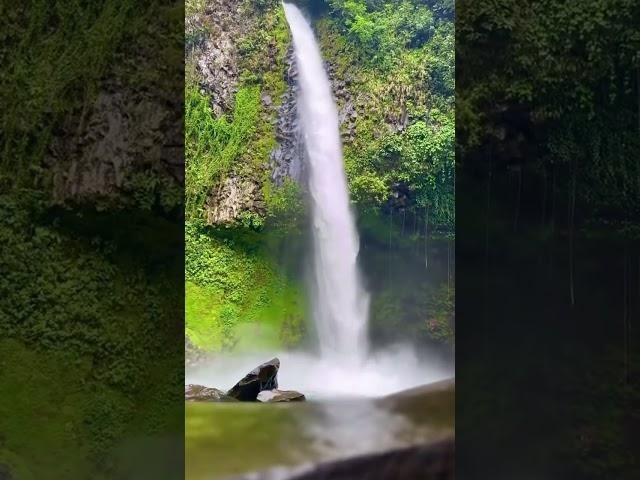 La Fortuna Waterfall, Costa Rica. #adventuretravels #waterfall #lafortuna #costarica #travel