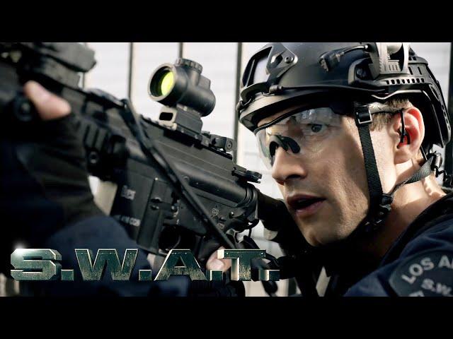 S.W.A.T. | Jim Volunteers To Save The Hostage