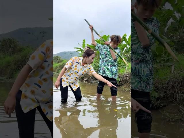 Survival Skills: Fish Trap #shorts #survival