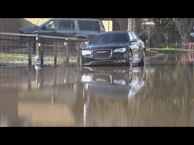 Water main break floods Modesto neighborhood