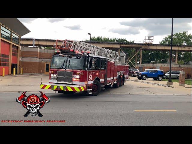 Chicago Fire Department Truck 51 Responding MEDICAL