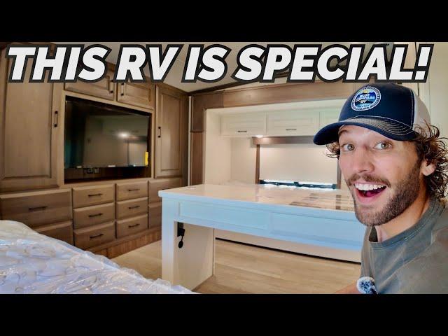 This RV layout is SPECIAL and TOP QUALITY! Full time living ready! 2025 DRV Mobile Suites Orlando