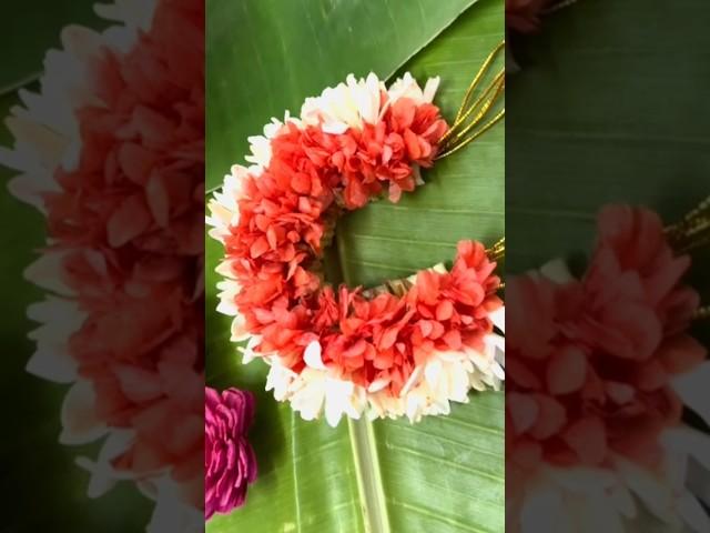 #How to tie sampangi and kanagamaram flower veni #traditional method #bridal veni #shorts