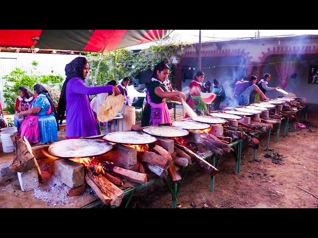 Guelaguetza  Oaxaqueña. San Miguel del Valle #OAXACA #GUELAGUETZA #TRADICIONES #COSTUMBRES #CLAYUDAS