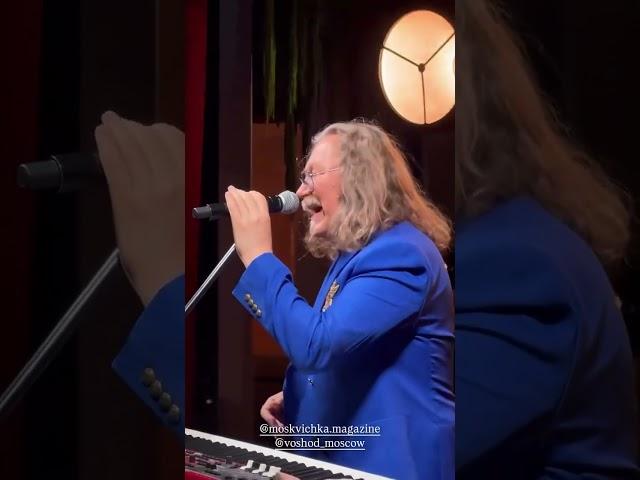 65-летний Игорь Николаев спел для вас