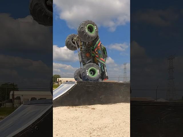 Tabletop Flips! #monstertruck #MonsterJam #Jeep #GoPro #Losi #RC