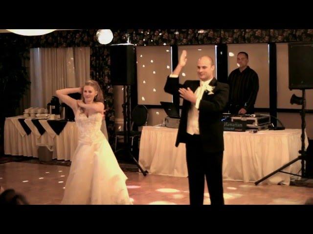 Best Surprise First Dance Ever - Janet and Matt's First Dance - Funny Wedding Dance