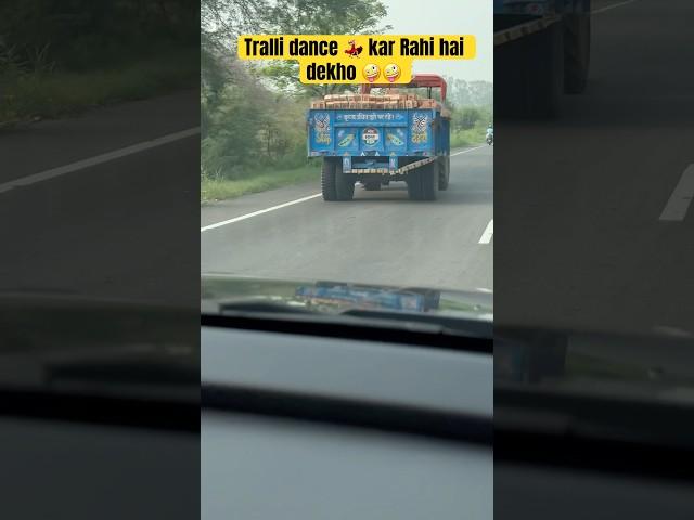 “Road Pe Dekha! Tractor-Tralli Full Bricks Load Karke Speed Mein Chal Raha Tha ”