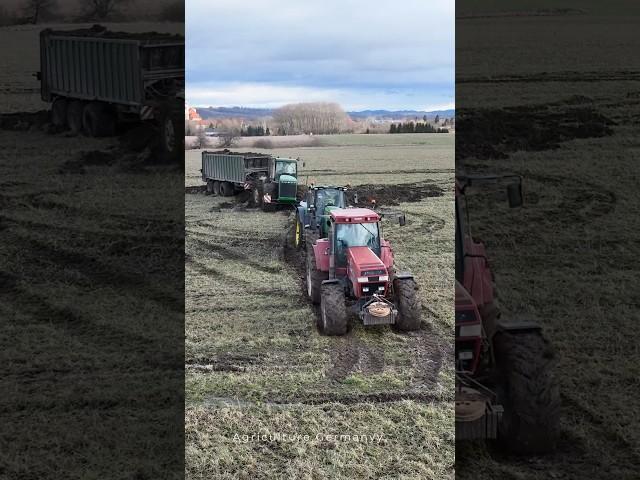 Nasse stelle gefunden 🫡 #agriculture #landwirtschaft #farming #caseih #johndeere #stuck #mud #2025