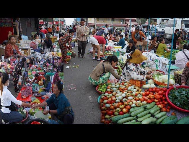 Chbar Ampov Food Market Vs Boeng Trabek Market - Lifestyle & Activities of Vendors & Buyer In Market