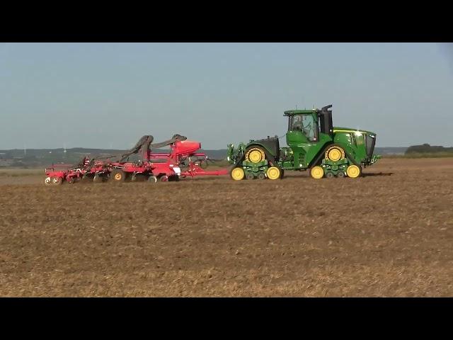 JOHN DEERE och VÄDERSTAD kultiverar och sår raps på Svenstorps Gods