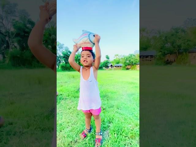 শুদ্ধ ইলিশমাছ বিক্রি করে বেড়াচ্ছে #youtubeshorts #trending #viral #shorts #vlog #cute #baby