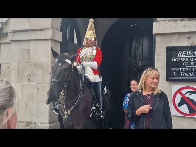 ma'am no ma'am get out of the box #royalguards