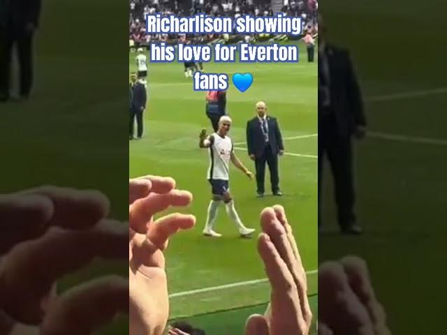 Richarlison showing his love for #everton fans at #Tottenham #premierleague