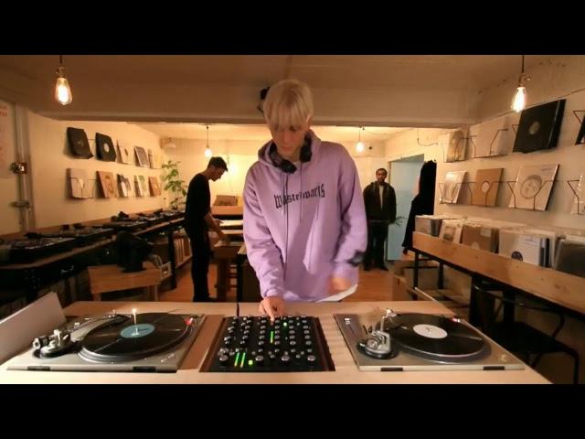 yoyaku instore session : S.A.M.