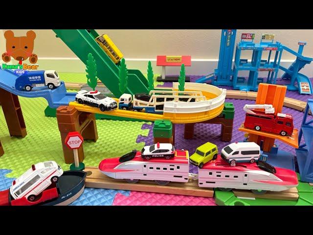 Police Car Finds a Bad Garbage Truck in Tomica Town! Plarail Trains【Kuma's Bear Kids