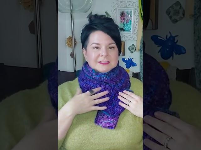 A New Way to Wear Your Scarf