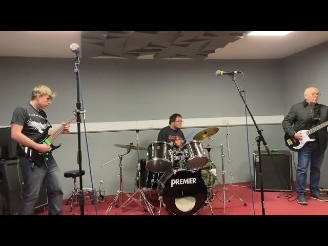 Sebastian s. Thompson- Through the Night (live at Nomad Studios)
