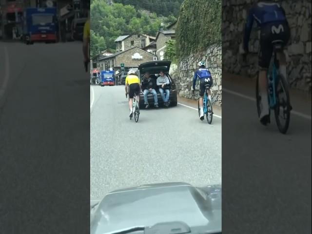 Esto es lo que tenemos que aguantar cada día en Andorra con los ciclistas de los 