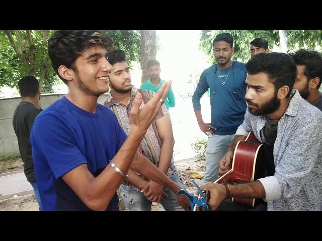 Awesome Delhi (CP) street singers...street singer..awesome singing on street ..just listen and enjoy