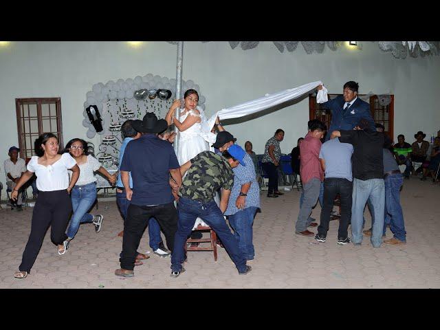 Tradicion en una Boda Oaxaqueña