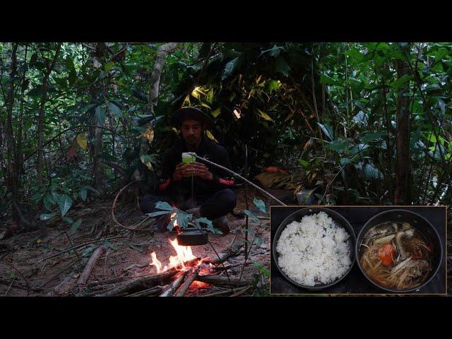 Catch fish in Oh cooking eating solo adventure forestគេងក្នុងព្រៃចាប់ត្រីតាមអូចម្អិនញាំម្នាក់ឯង Ep66