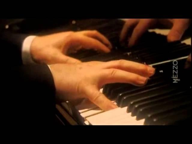 Beethoven Sonata N° 29 'Hammerklavier'   Daniel Barenboim