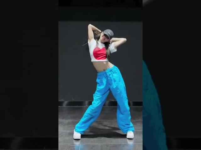  Dancing to Elva Hsiao's 愛的主打歌 | #shorts #viral #trendingshorts #popular #shortsvideo 