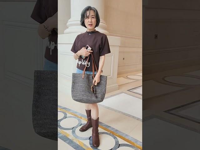 데일리백 하나 장만했어요.가볍고,심플하고,디자인까지 예뻐서자주들고다닐것같아요.#60대가방#데일리백#OOTD#시니어패션#중년패션