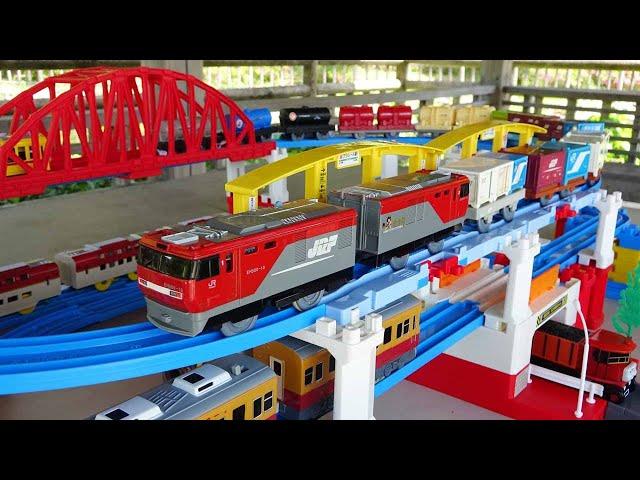 Plarail World  Japanese JR Trains & 10 Freight Trains, Elevated Crossing Course