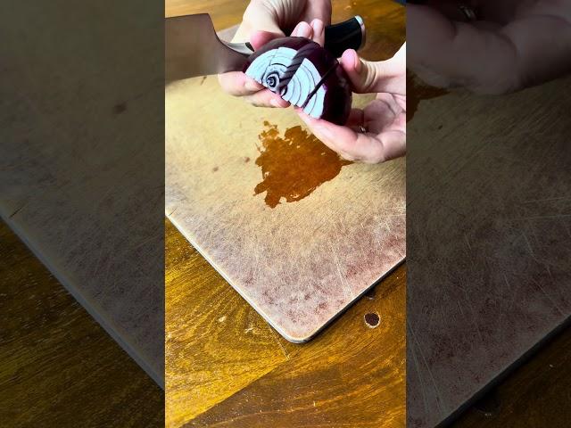 5 Mind-Blowing Tricks to Cut Onions Without Crying!