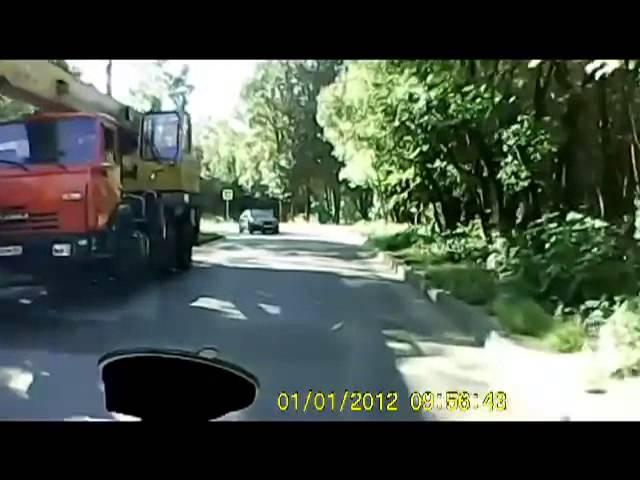 NEW scary car and truck accident in Russia!Lada crash!