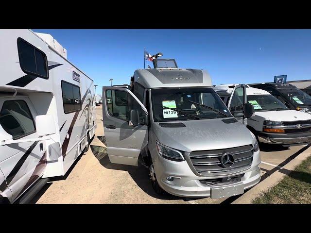 2022 Leisure Travel Unity U24IB Mercedes Chassis