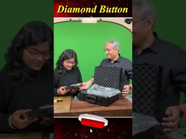 ये डायमंड बटन आपका है। आपके साथ के लिए शुक्रिया। #shorts #diamond #subscribe #reels #unboxing