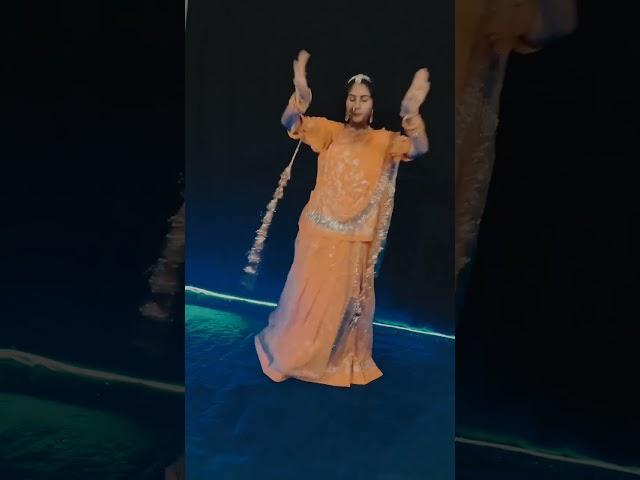 Gora gora hatha mai cham cham chudlo rajasthani song #shorts #youtubeshorts #dance #viralshorts