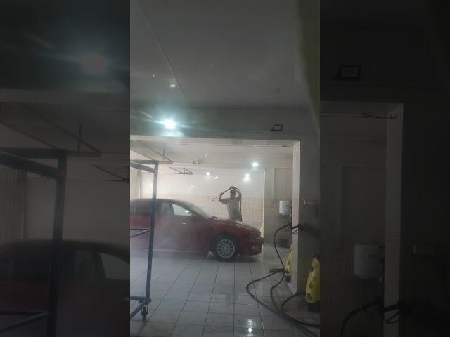 Автомойка на Кубанской, 74. Расценки очень приемлемые: мойка легковой (верх с салоном) 400руб.