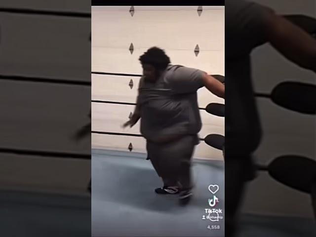 Fat Guy Falls on Skinny Guy