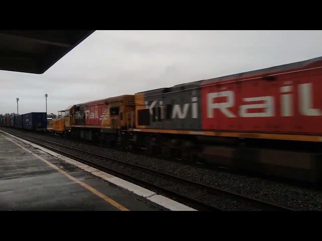 942 at Rolleston Station