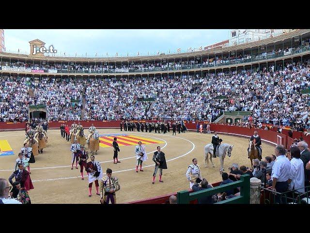 CORRIDA DE TOROS EN VALENCIA (AMBIENTE, PASEILLO, HIMNOS, ALTERNATIVA NEK ROMERO, DESPEDIDA A PONCE)