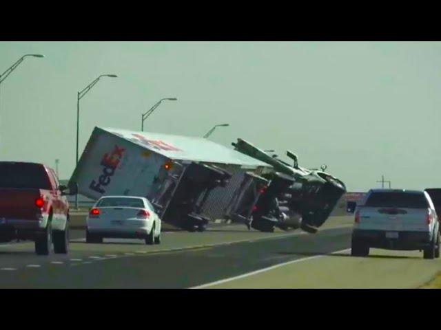 Accidentes de Camiones | Explosiones y Errores de conductores durante el trabajo en la carretera