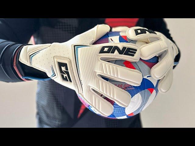 Unboxing The One Glove NXT PRO HYLA