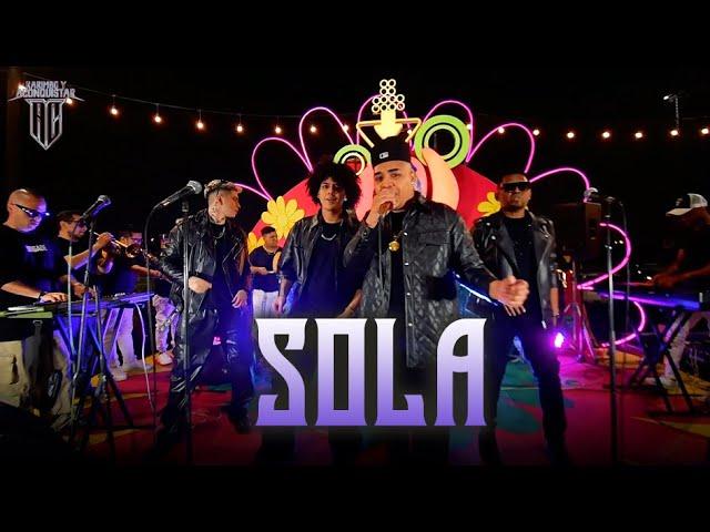 Sola - Karimbo y A Conquistar (En Vivo desde el Mall Plaza)