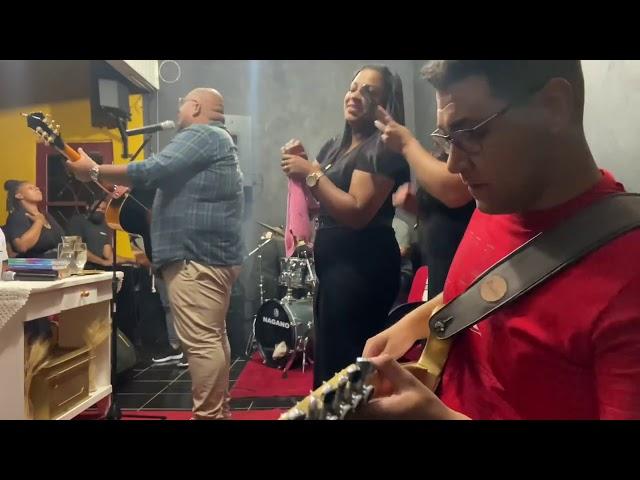 Medley com o Cantor LUKÃO CARVALHO (Preto no Branco) | Louvores antigos/raízes #guitarcam