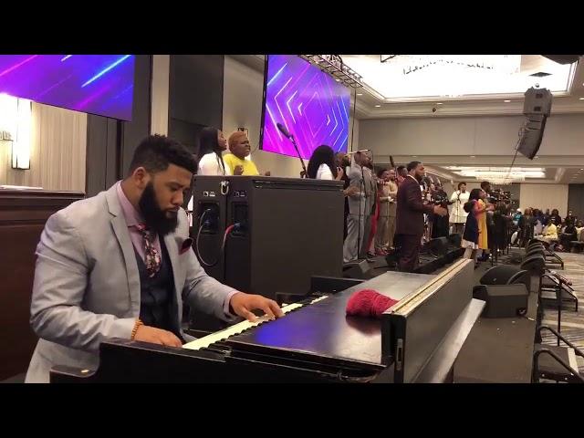 J Lindsey Williams and Divine Connection  Hezekiah Walker Easter Concert 4 1 18