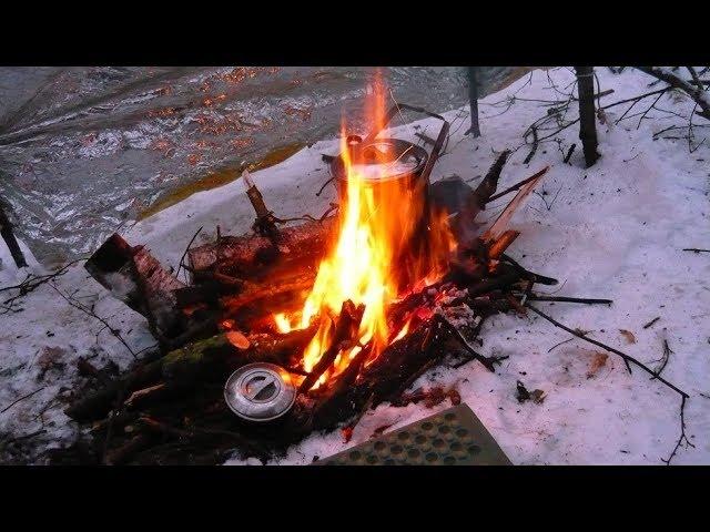 Bushraft obozowanie w zimę i wcinanie flaków