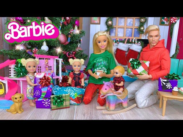 Barbie & Ken Doll Family Christmas Morning Routine - Baby First Christmas