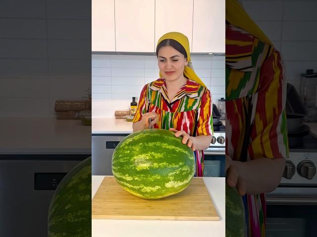 Watermelon  How to cut a beautifully and originally/ Как красиво и оригинально нарезать арбуз