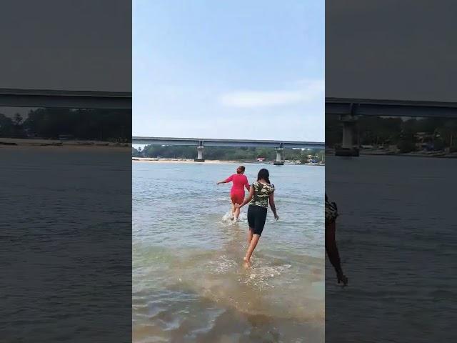always together enjoy ️️️ #dance  #sea #devgad #taramumbri #enjoying #bollywood song