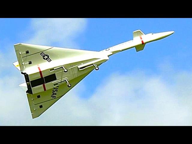 The World's FASTEST BOMBER in RC: XB-70 VALKYRIE