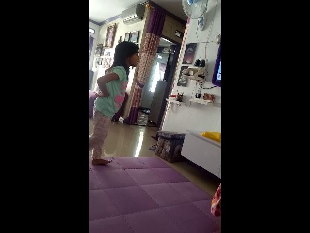 kk Ameera Azzahra Aiyra dancing